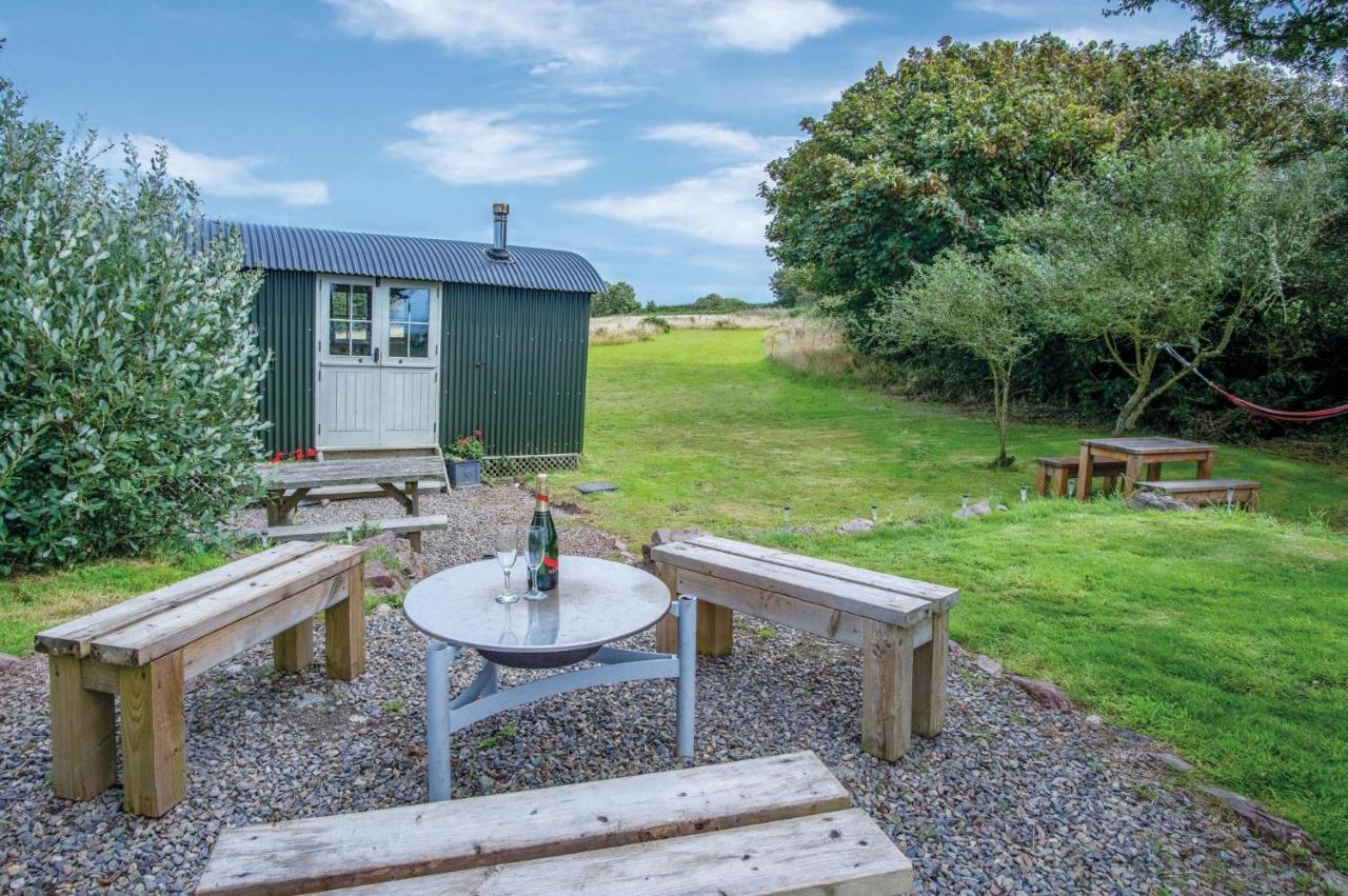 Haven View - 1 Bedroom Shepherds Hut - St Ishmaels Saint Ishmaels  Экстерьер фото
