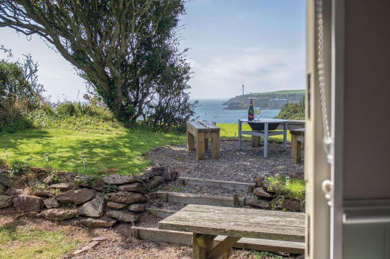 Haven View - 1 Bedroom Shepherds Hut - St Ishmaels Saint Ishmaels  Экстерьер фото