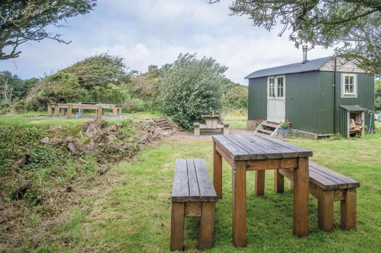 Haven View - 1 Bedroom Shepherds Hut - St Ishmaels Saint Ishmaels  Экстерьер фото