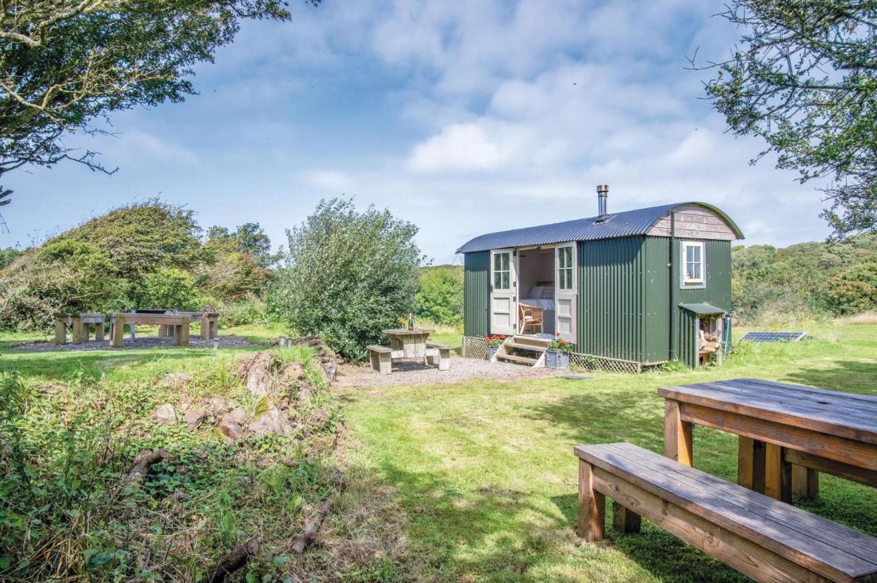 Haven View - 1 Bedroom Shepherds Hut - St Ishmaels Saint Ishmaels  Экстерьер фото